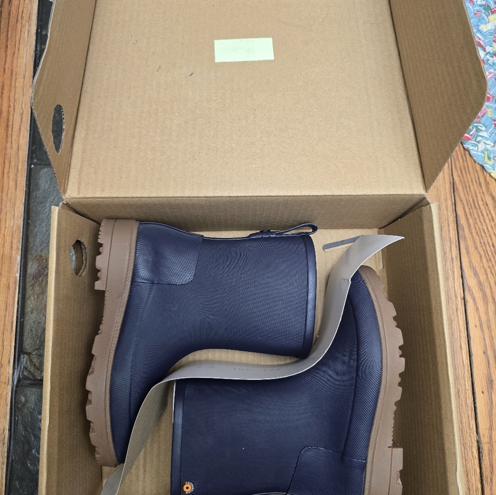 Boggs Navy Blue Ankle Rain Boots